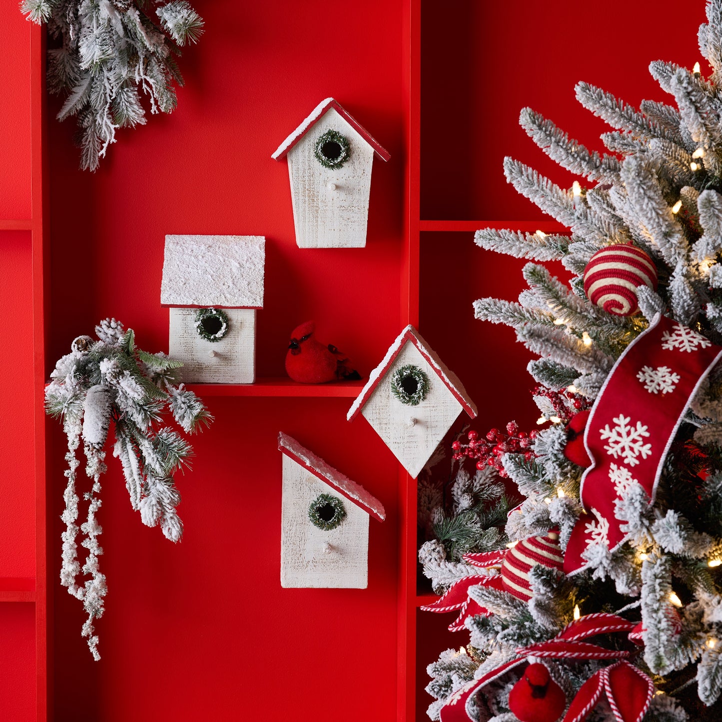 Flocked Wood Birdhouse with Wreath Accent (Set of 4)