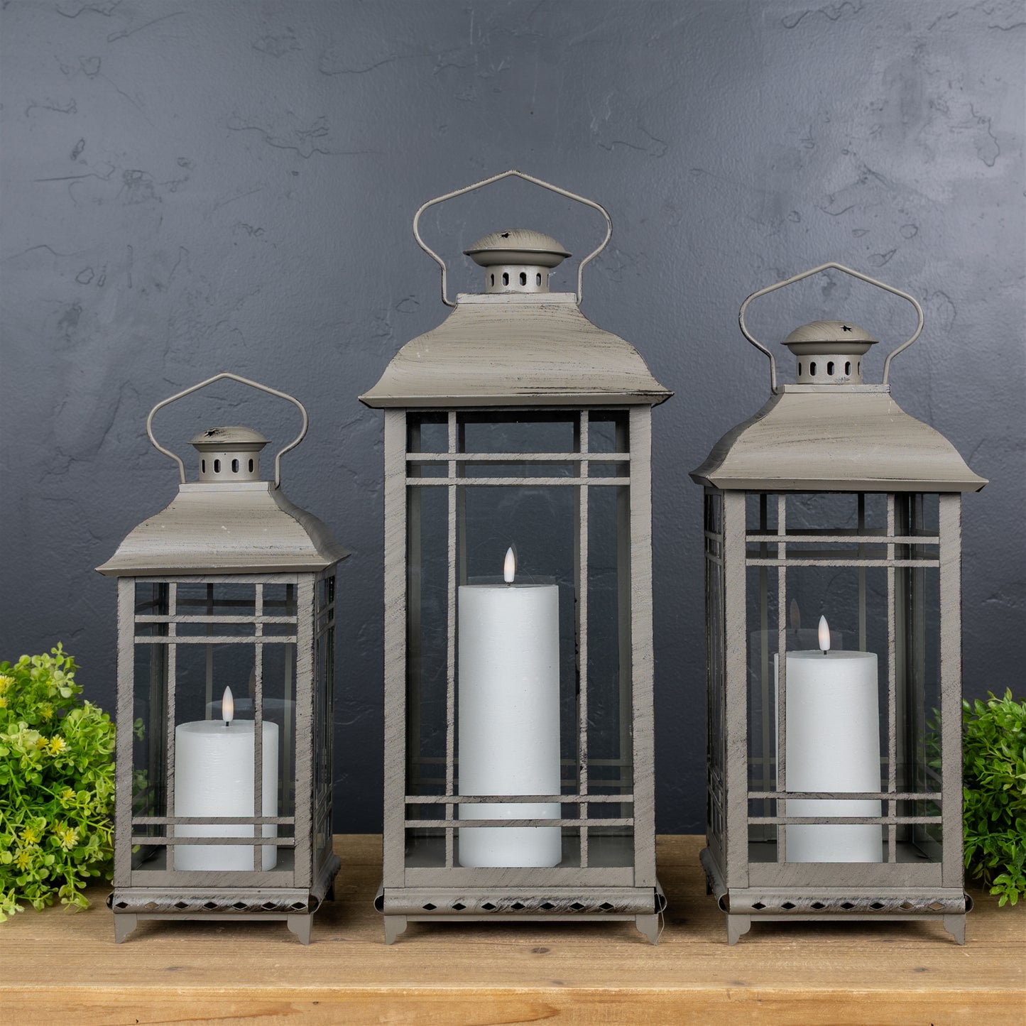 Traditional Brown Metal Lantern (Set of 3)