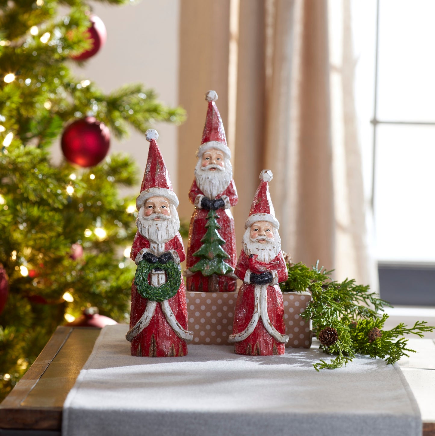 Distressed Wood Design Santa Figruine (Set of 3)