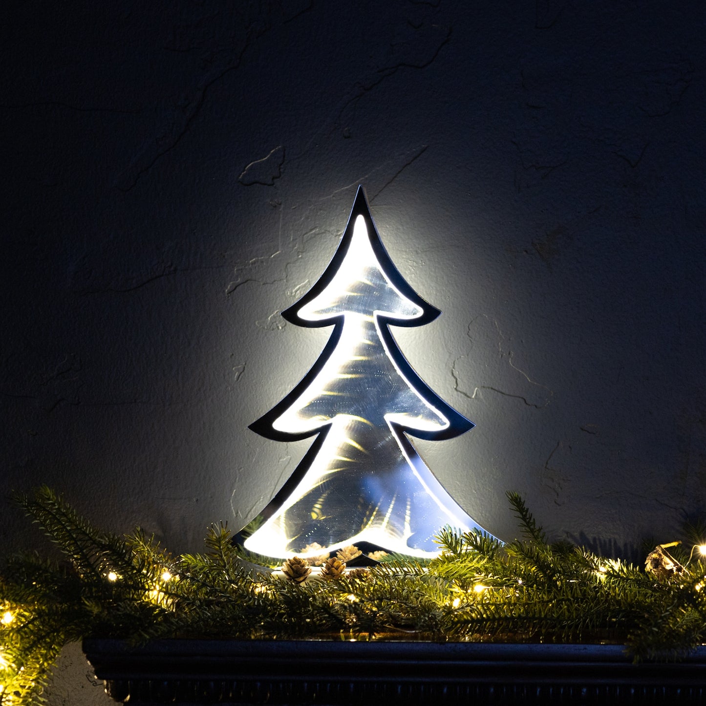 Pine Tree Outline Ekko Light Display (Set of 2)