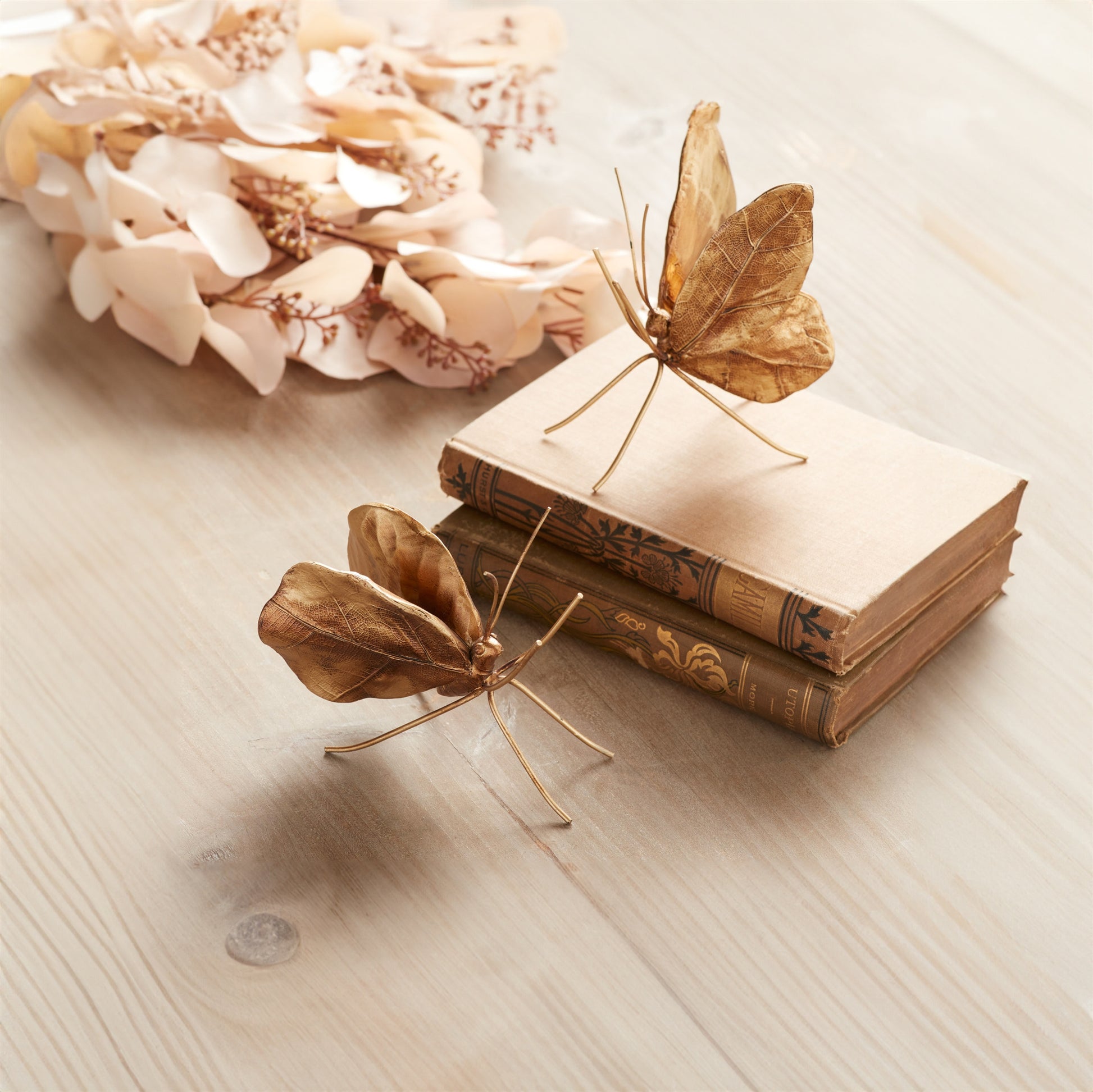 Leaf Butterfly Shelf Sitter (Set of 2)