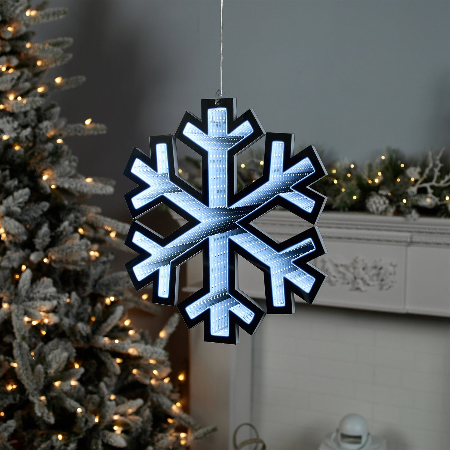 Holiday Snowflake Ekkolight 15.75"H