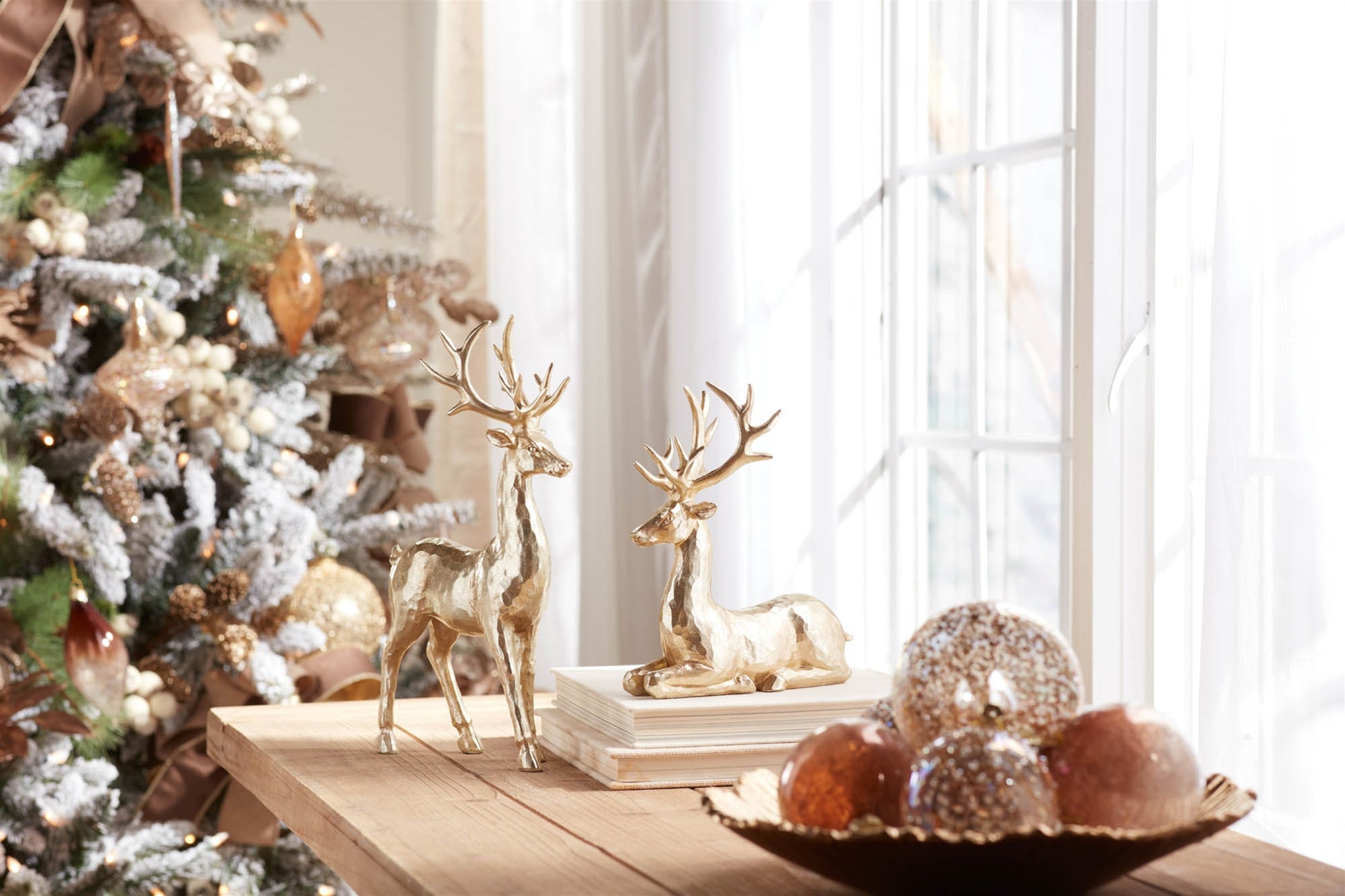 Holiday Deer Figurine (Set of 4)